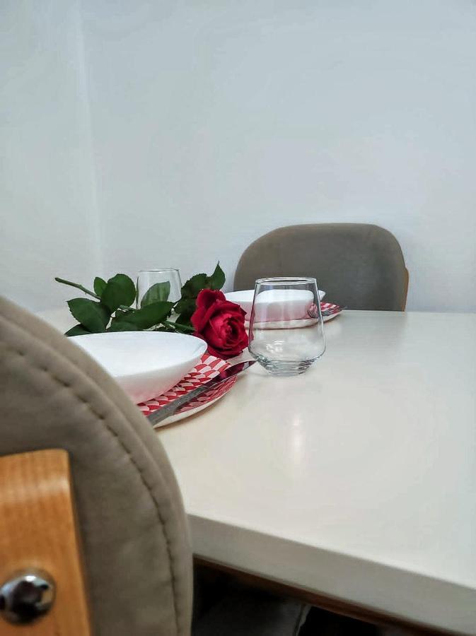 Cozy & Stylish Apartment Тирана Екстериор снимка